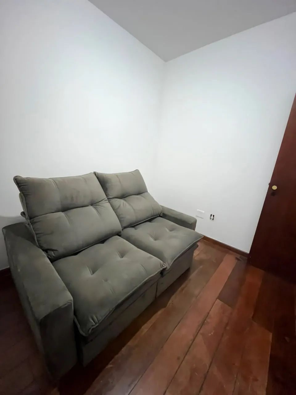 SOFÁ SUDE CINZA NOVO 