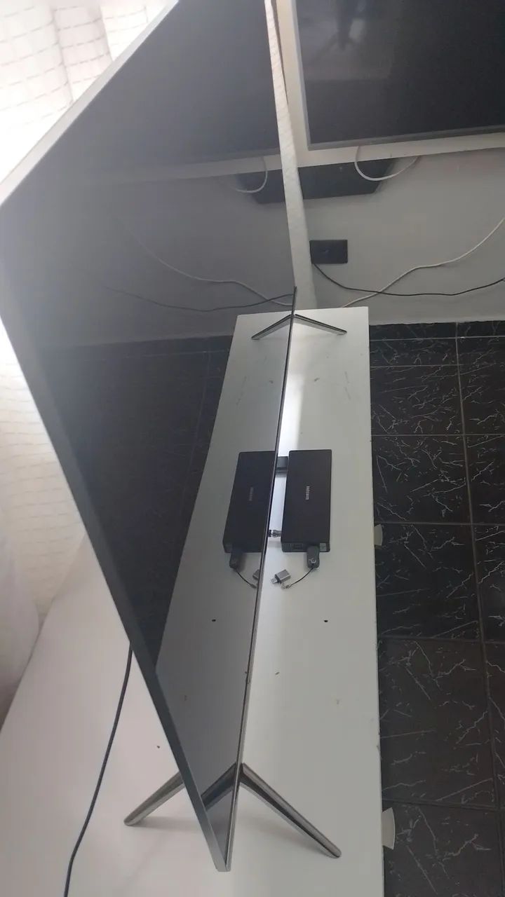 Vendo tv smart 4k Samsung 49 polegadas com wi-fi ela tem uma mancha branca 