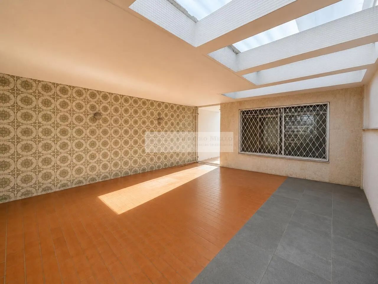 Casa no Brooklin ótima região, 2 vagas.