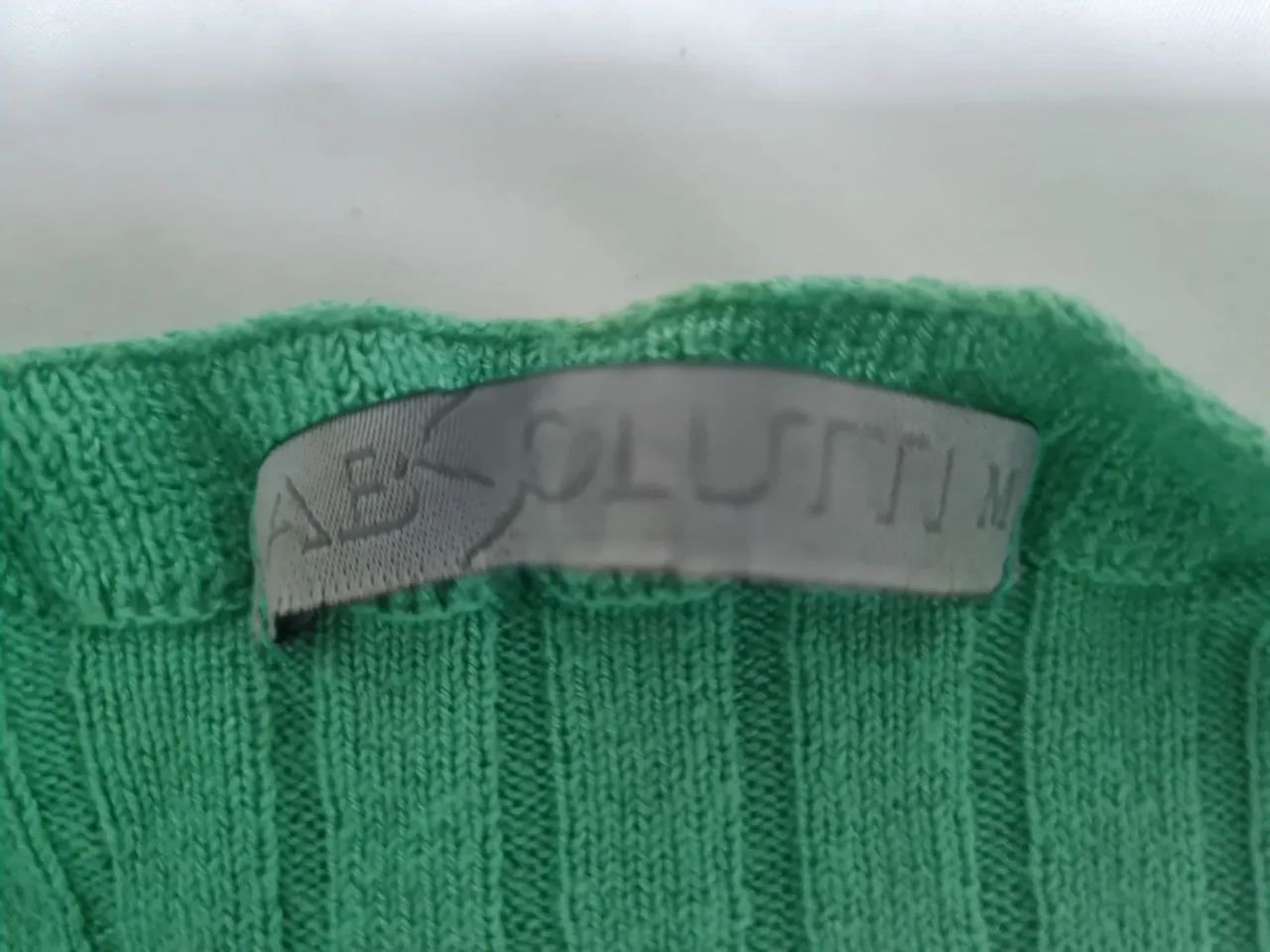 Vendo blusa de fio verde - Foto 2