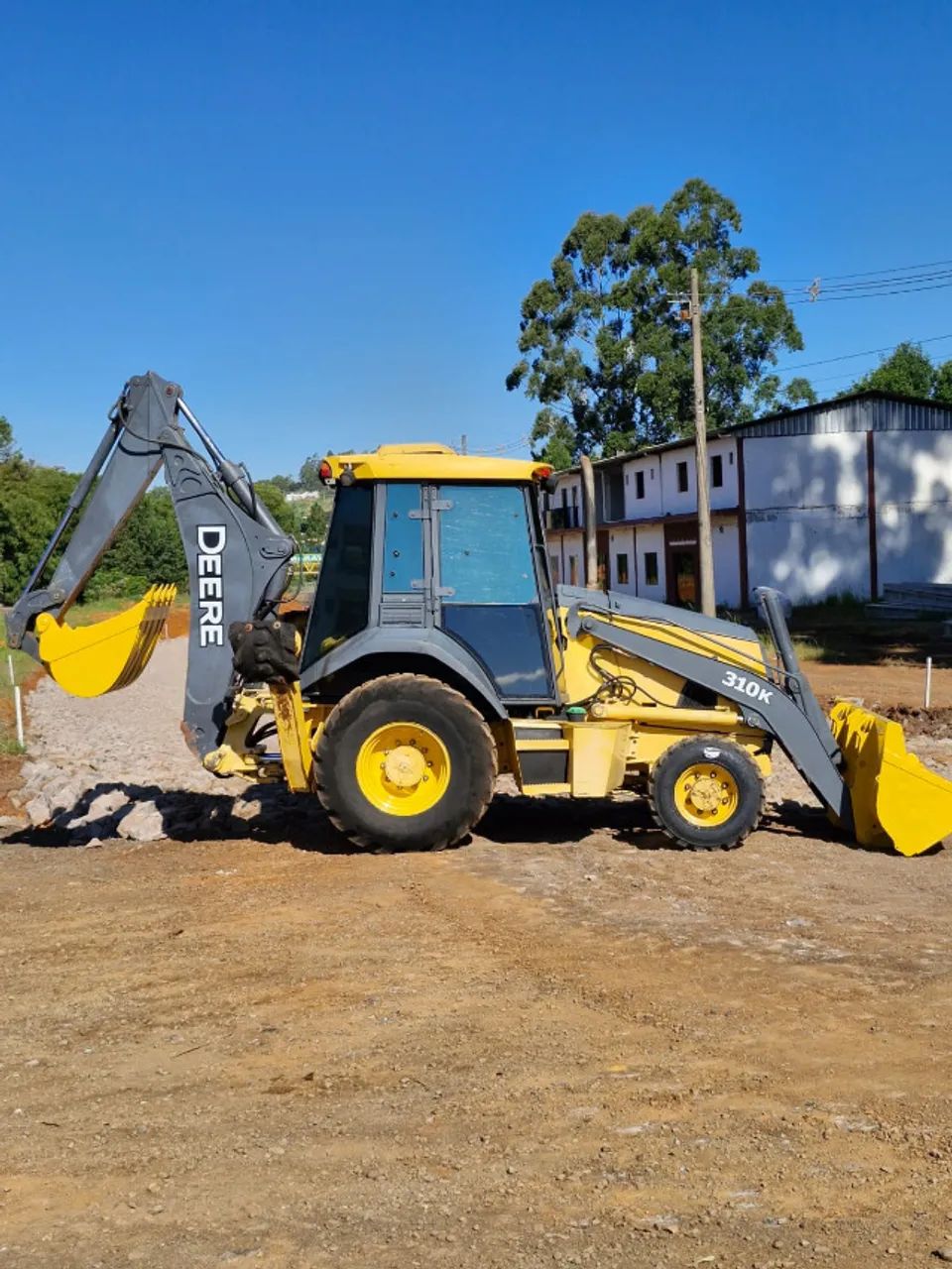Retro Escavadeira John Deere 310k ano 2015 tração 4x4 com 6000 horas  - Foto 4