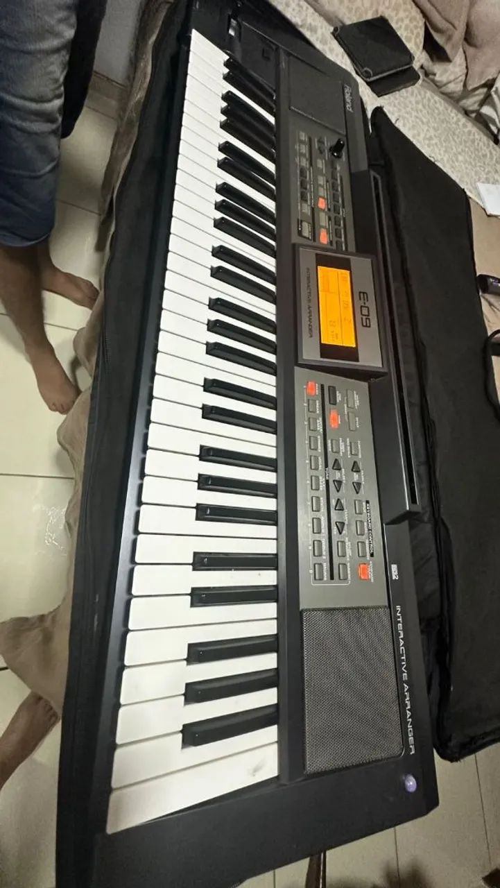 Teclado rolando e09 - Foto 2