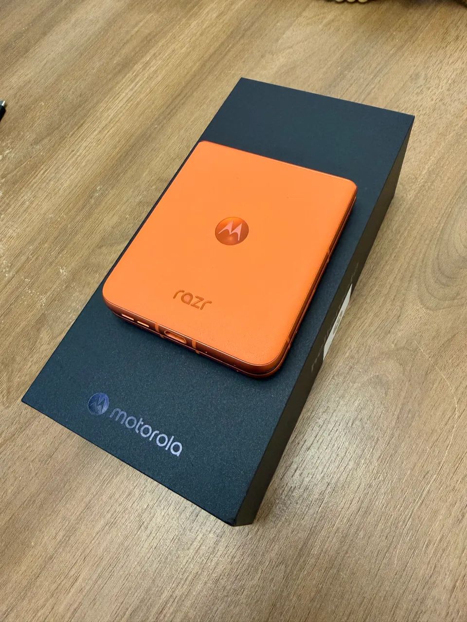 Motorola Razr 50 5G - Orange  - Foto 3