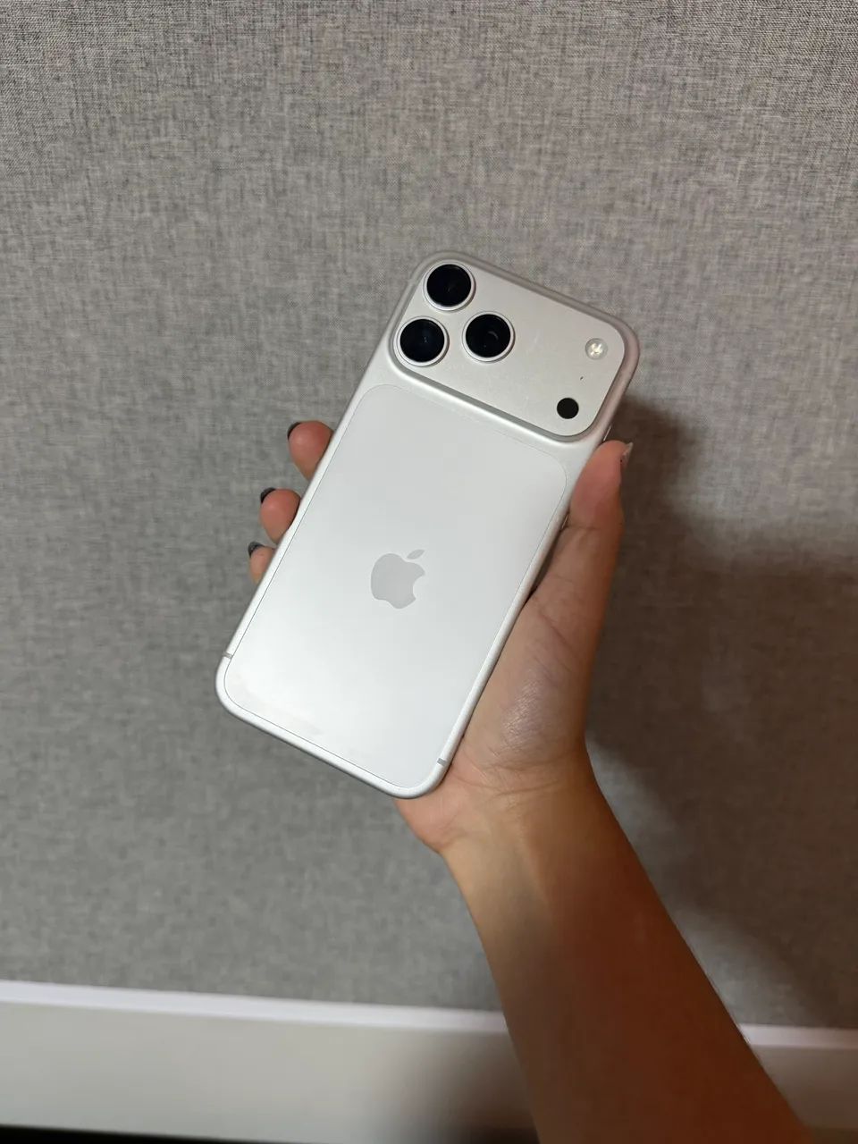 iPhone 17 pro Max 256 silver  - Foto 3