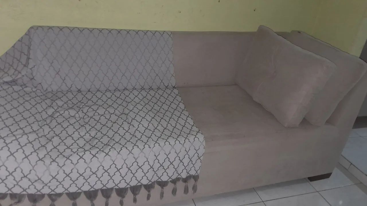 sofá pra vender. São 2 partes o sofá maior e o menor, é pq esqueci de botar. Obs sofá de c - Foto 4