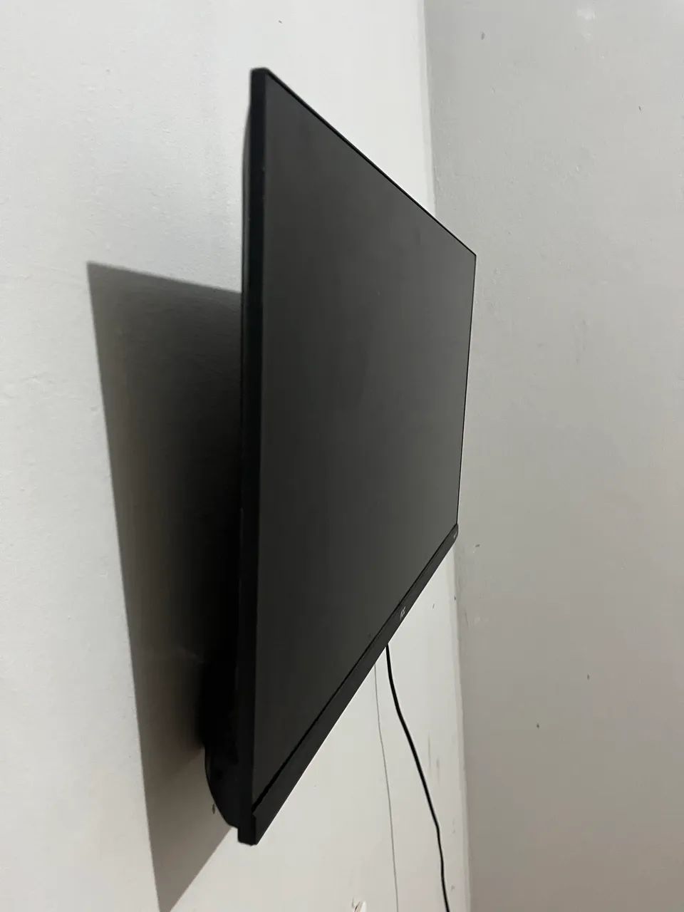 Vende-se Smart TV 32 polegadas para parede( sem pés)