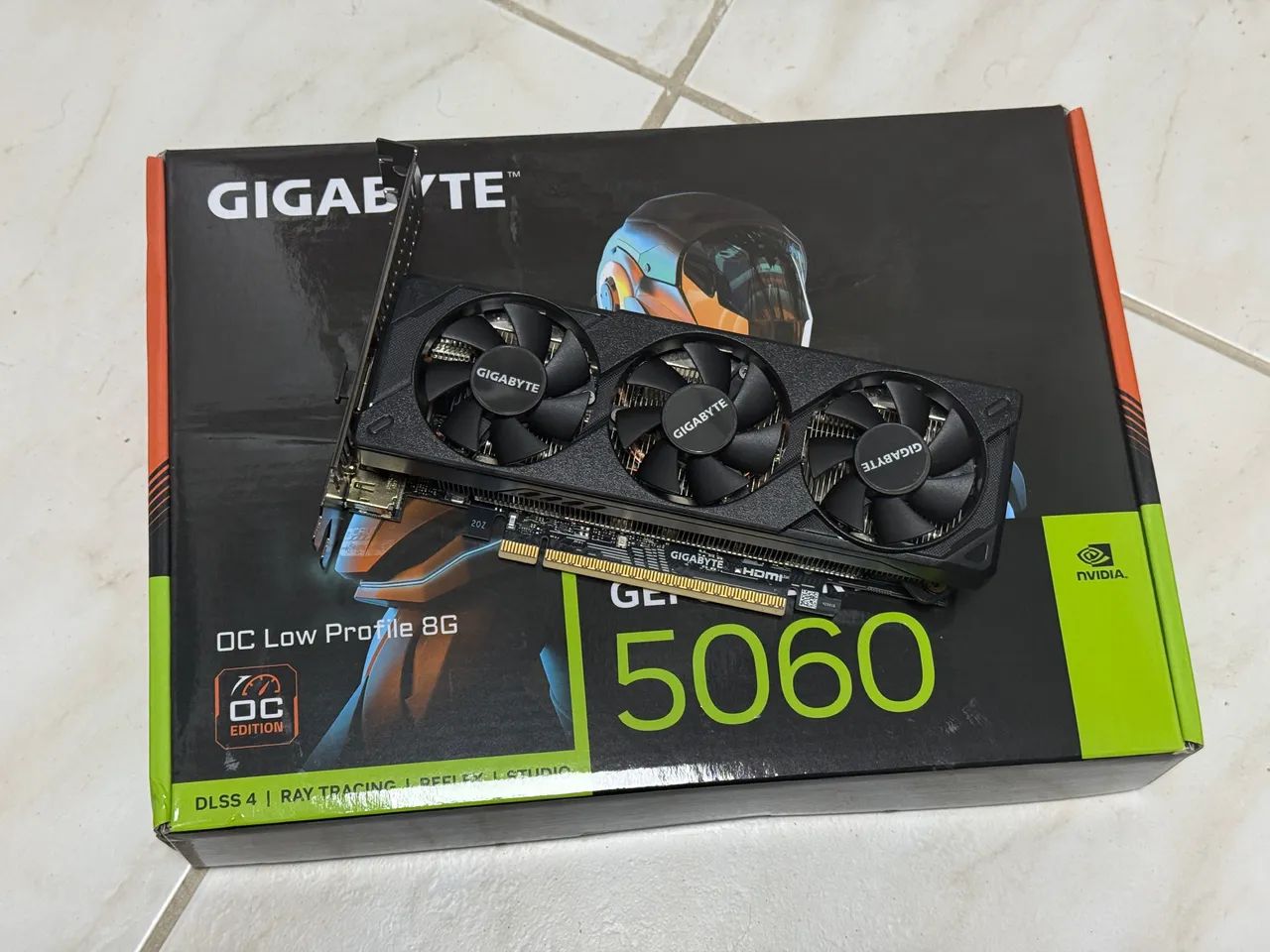 Placa de vídeo gpu nvidia rtx 5060 windforce low profile lp 8gb