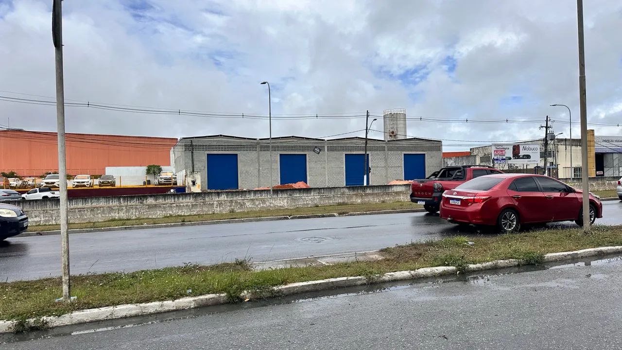Alugo galpões novos com frente ao detran  