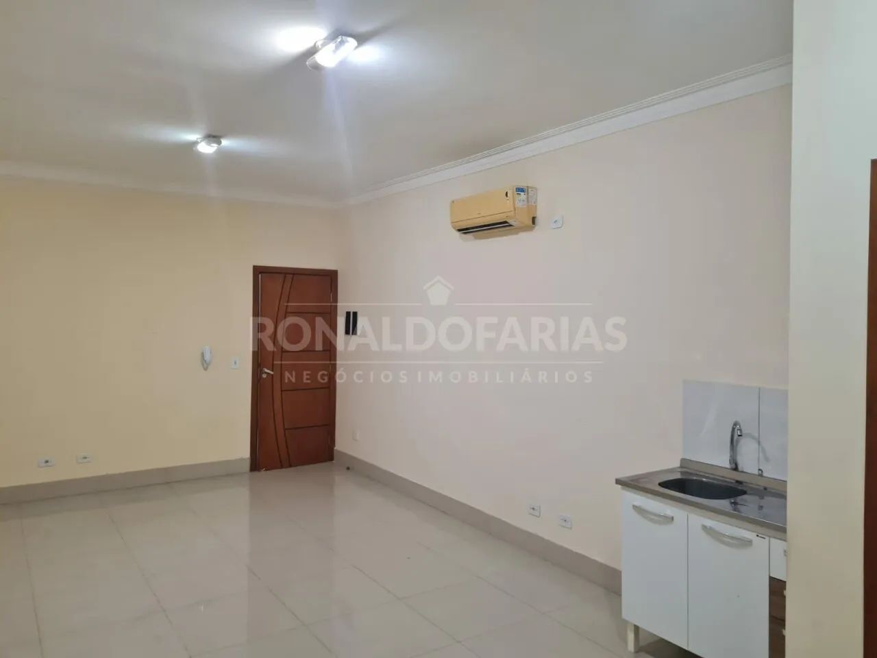 Sala comercial para locação em Veleiros Interlagos