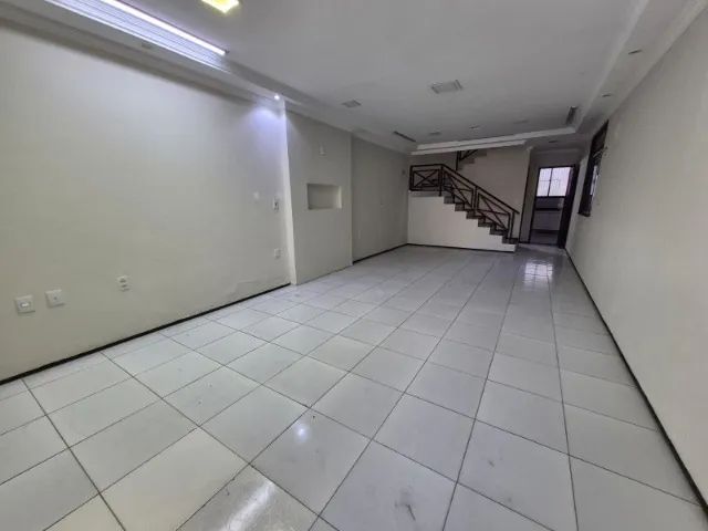 CD 032 - Maraponga, Casa duplex com 04 quartos, 04 banheiros, 05 vagas - Foto 4