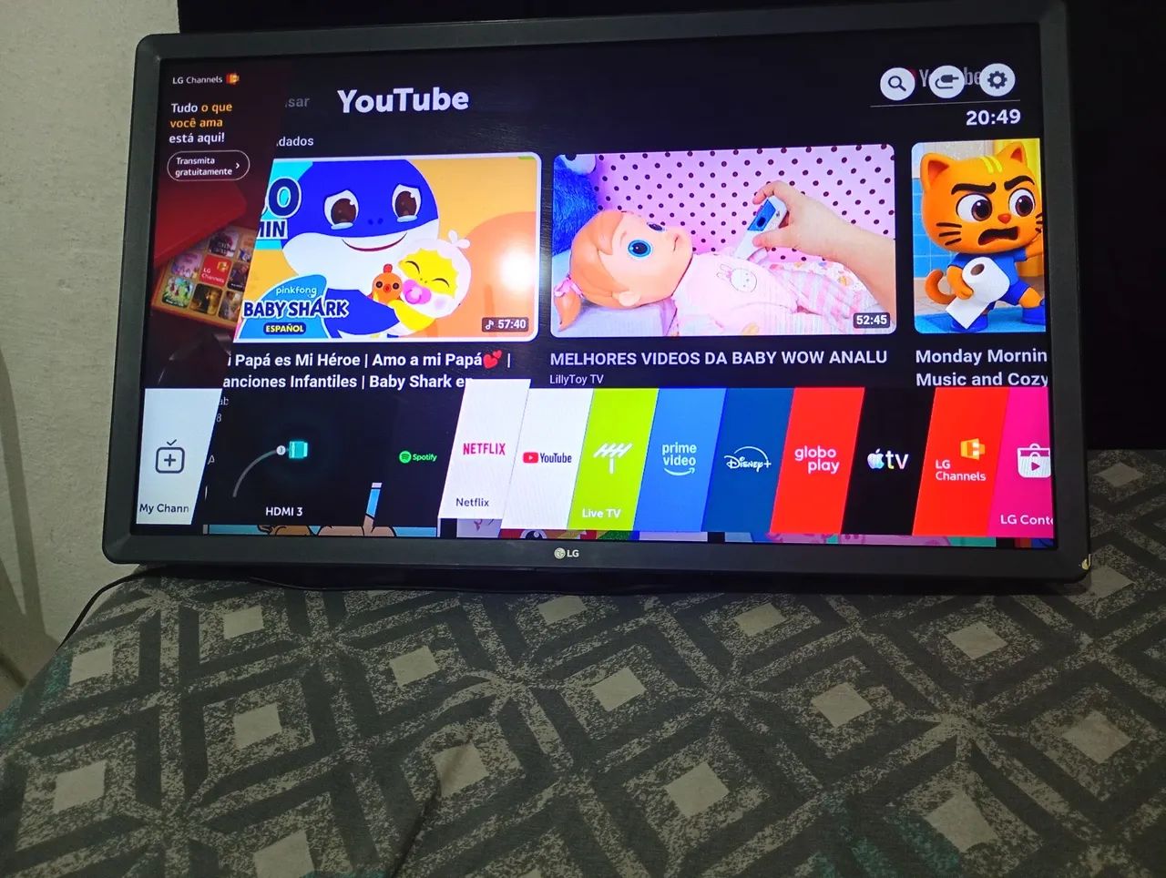 Vendo uma TV smart 32 polegadas com wi-fi Netflix YouTube Disney HBO Globo play  - Foto 2