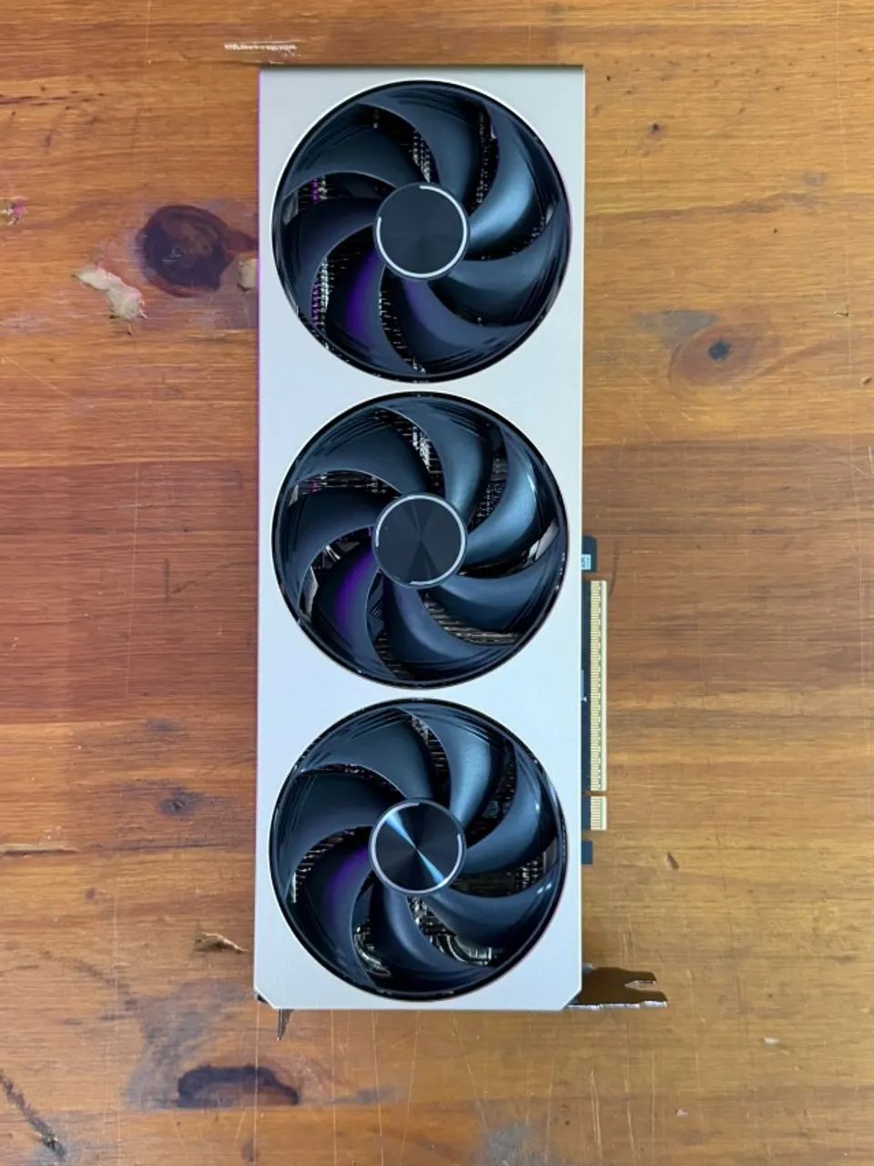 MSI RTX 5080 16GB Inspire 3X - Foto 2