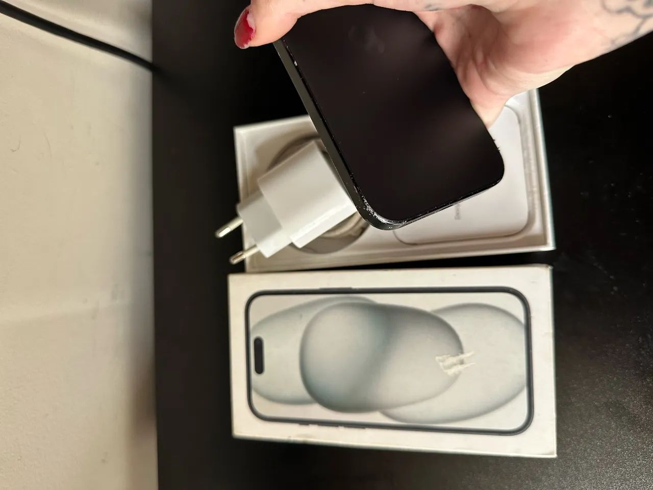 iPhone 15 Preto 128gb com caixa!  - Foto 4