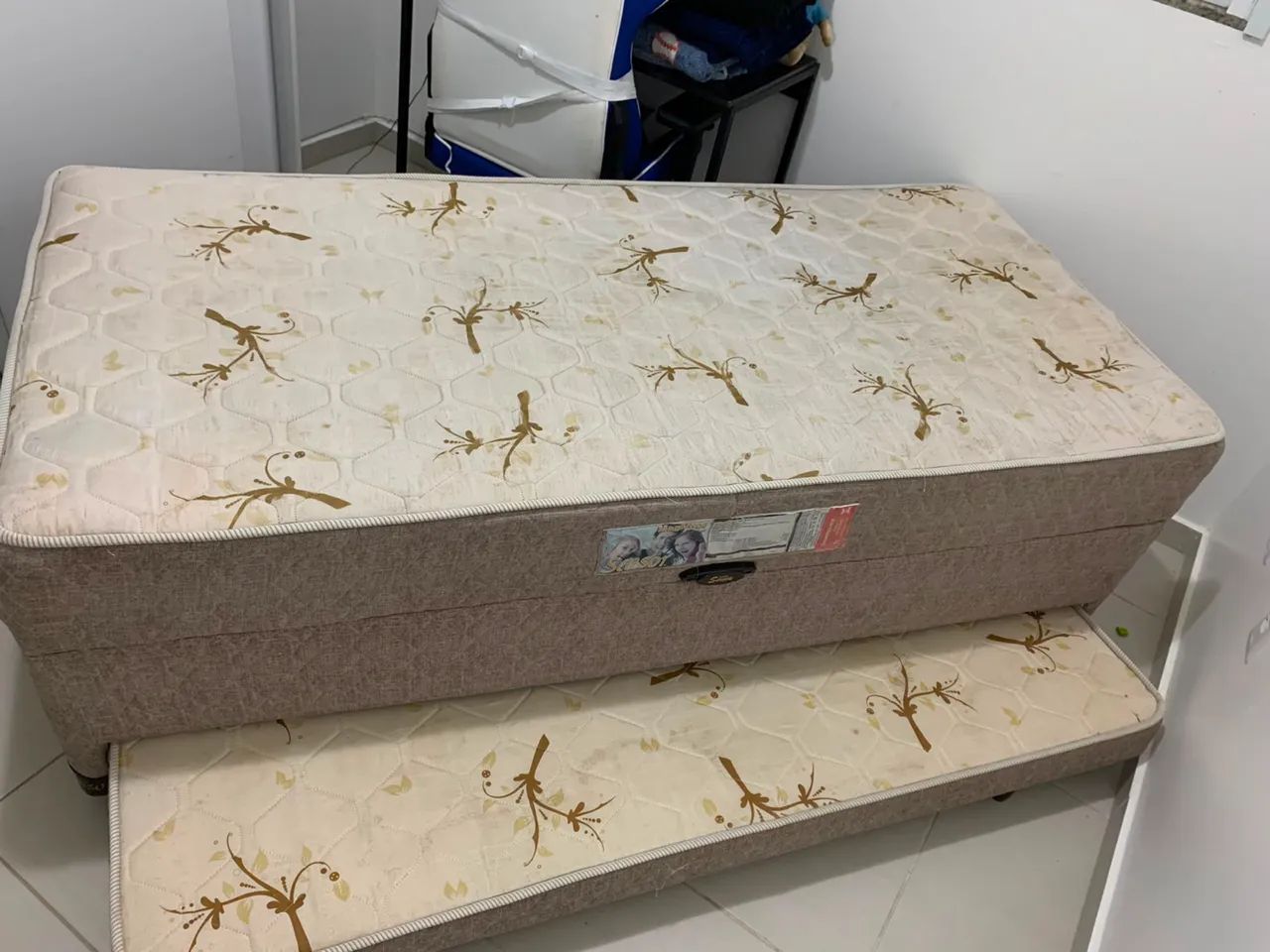 Cama Box solteiro / baú 