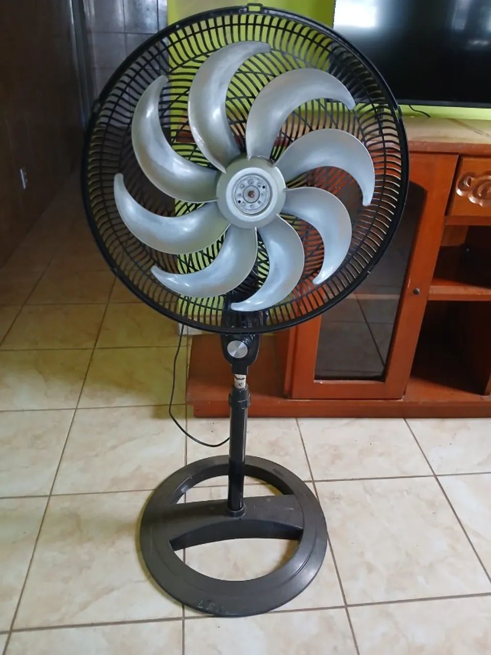 Cama de casal e ventilador de coluna  - Foto 2