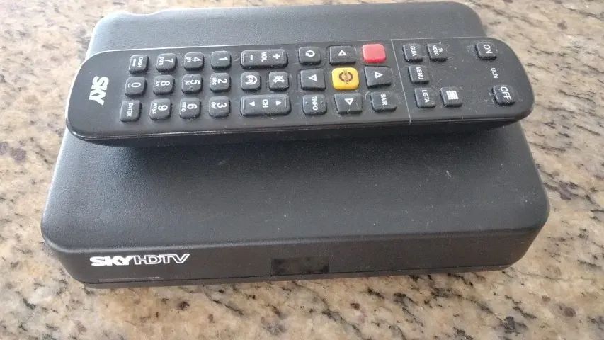 Receptor de TV com controle