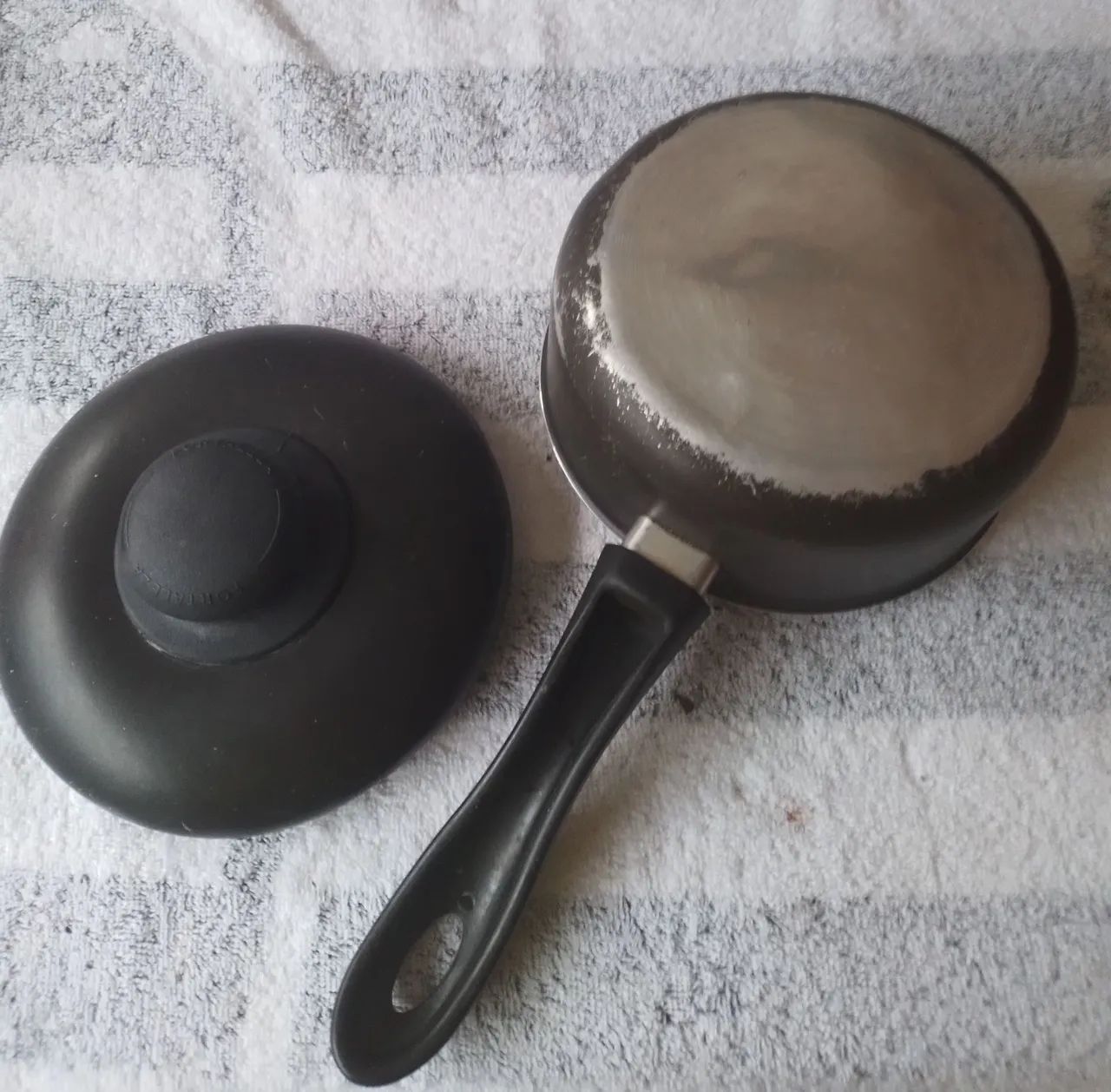 Panela de alumínio 1,2 com cabo usada em ótimas condições  - Foto 5