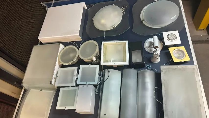 Vendo lote de luminárias e plafons - R$ 500