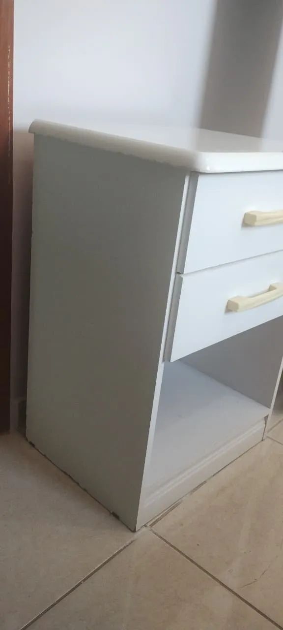 Criado-Mudo Branco com 2 Gavetas - Bom Estado - Foto 3