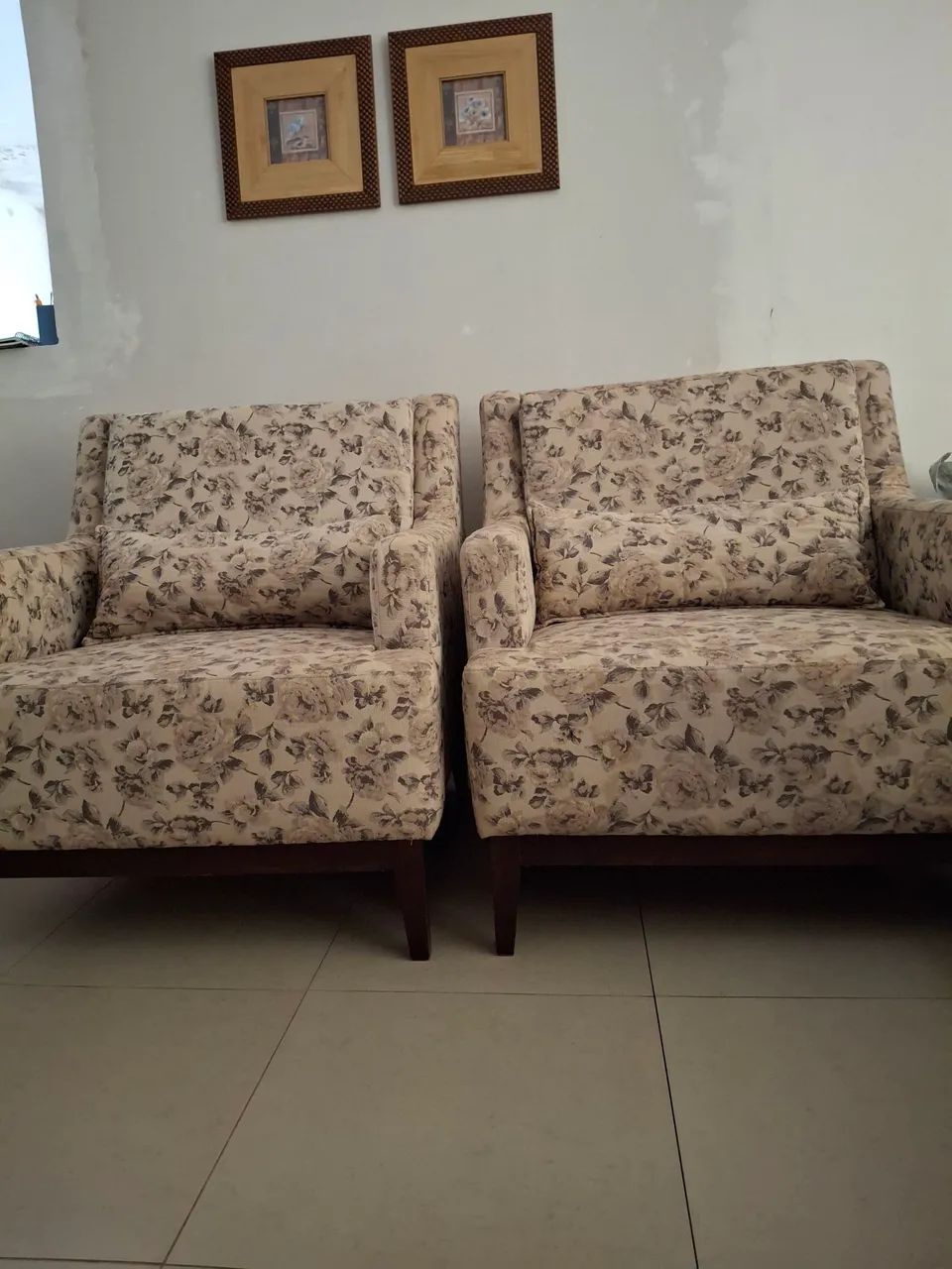 2 poltronas semi novas madeira maciça 65568166041474121