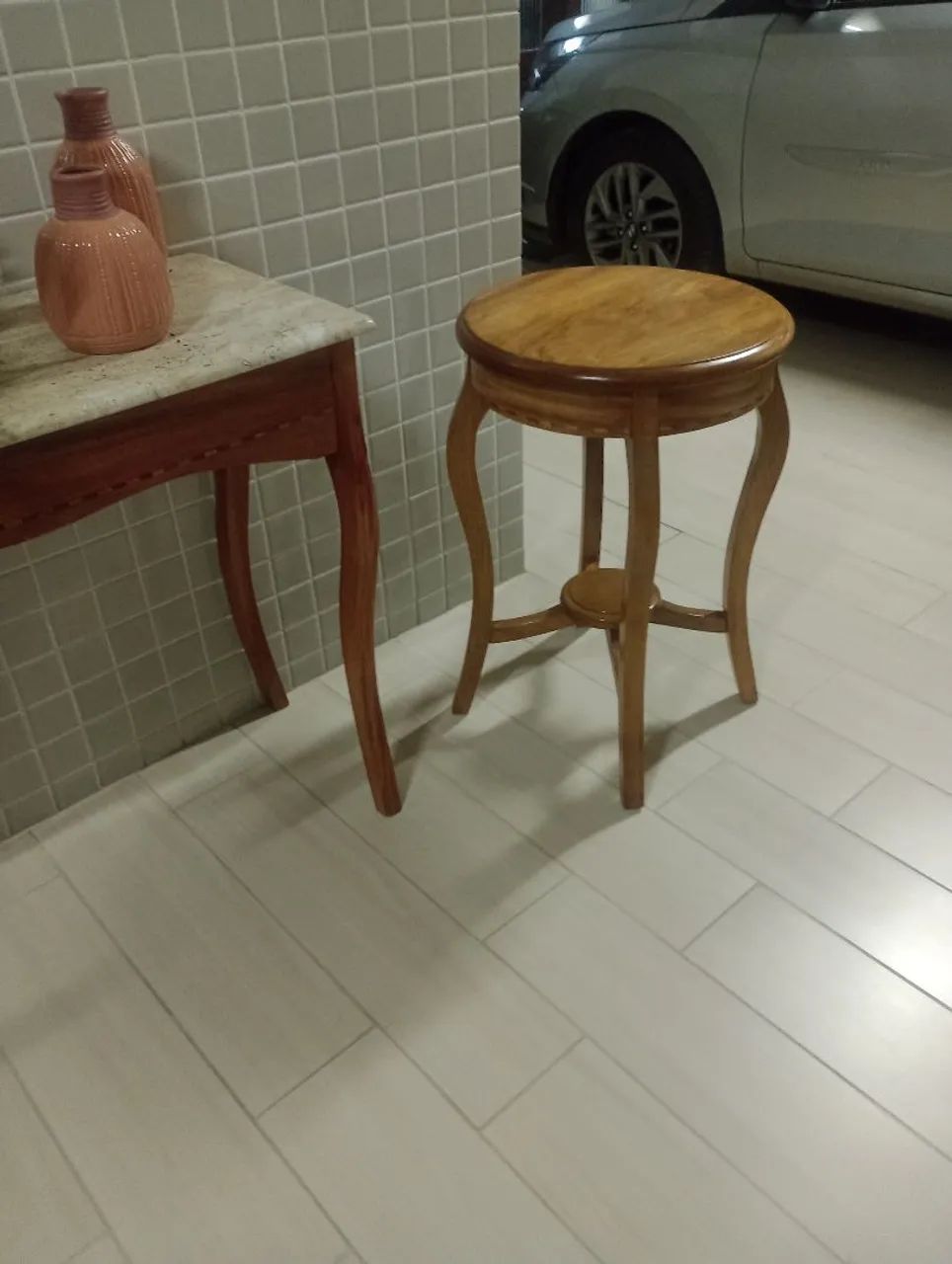 Mesa de canto de madeira maciça - Foto 3