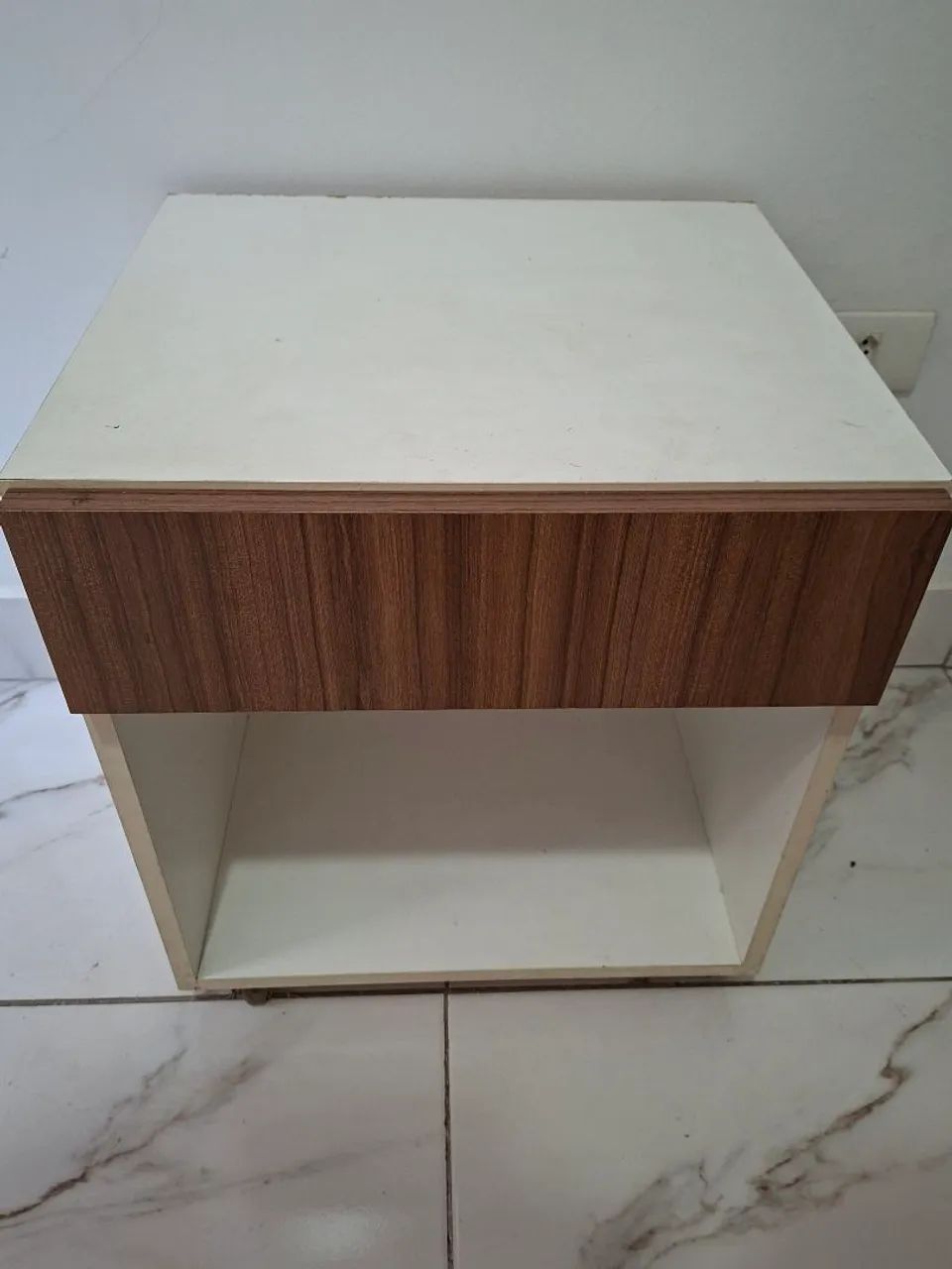 Mesa de cabeceira 