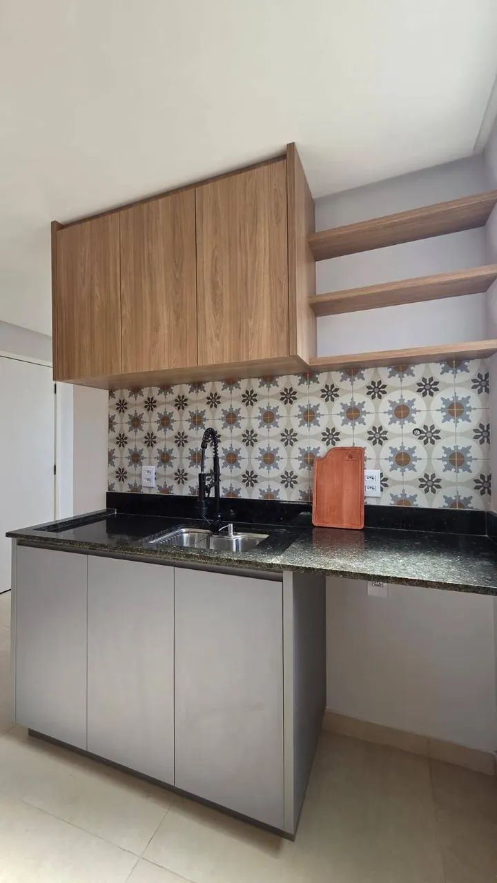 Apartamento de 3 quartos com sacada - Totalmente reformado - Setor Oeste - Foto 3