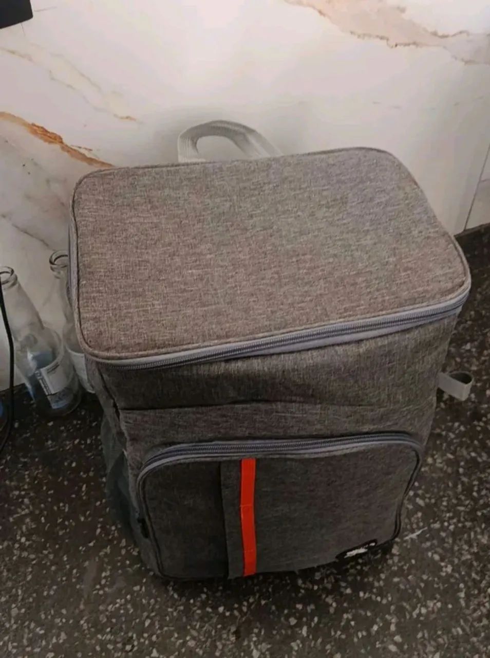 Mochila Térmica Impermeável 23L - Ideal para Praia, Churrasco e Camping - Foto 4