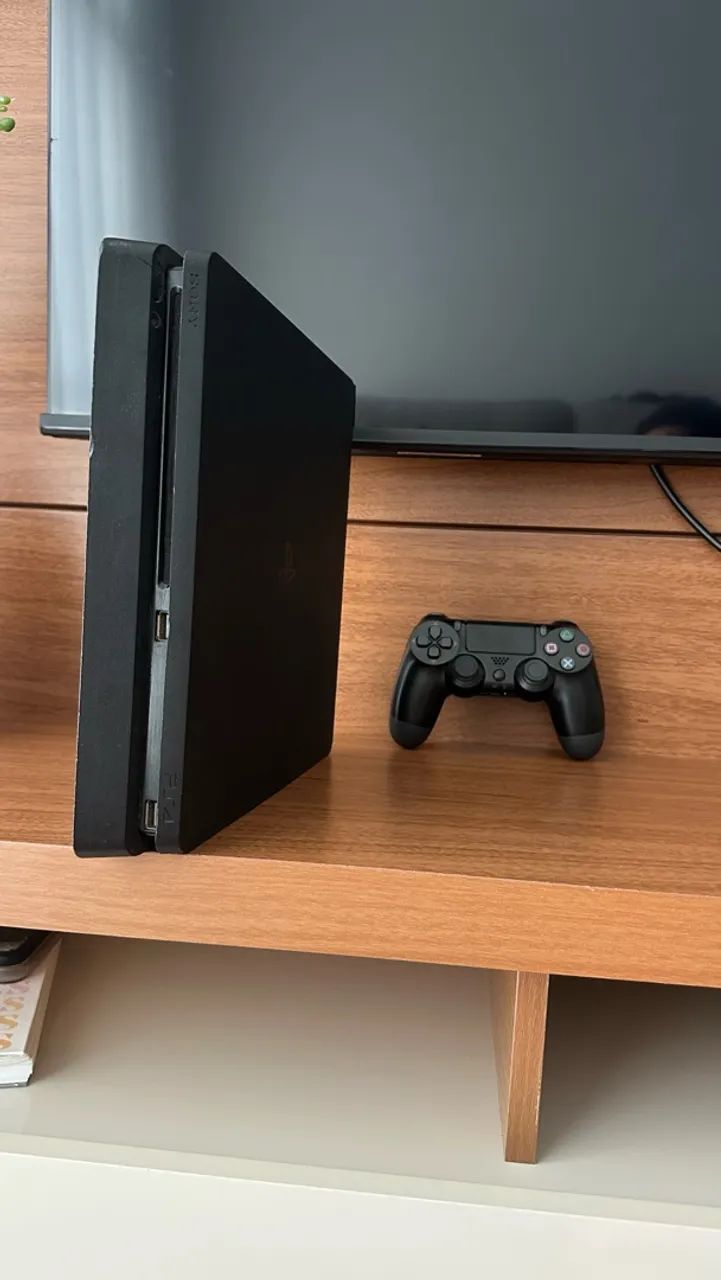 Playstation 4 slim 1 tb com 1 manet e caixa  - Foto 4
