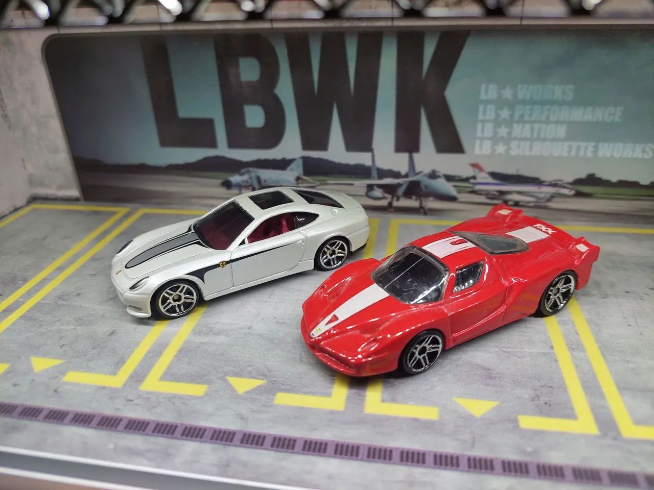 Hot Wheels Ferrari combo 3 - Foto 5