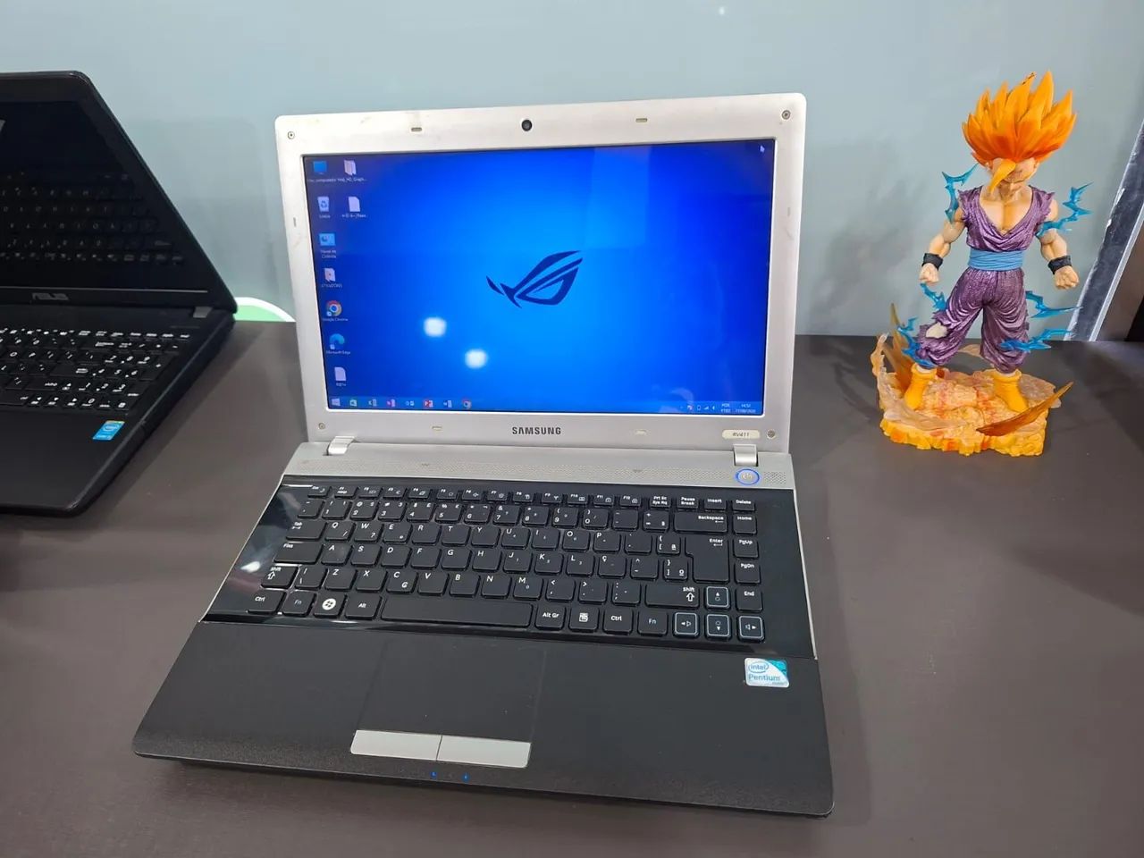 Notebook Samsung/4GB/500GB HD 