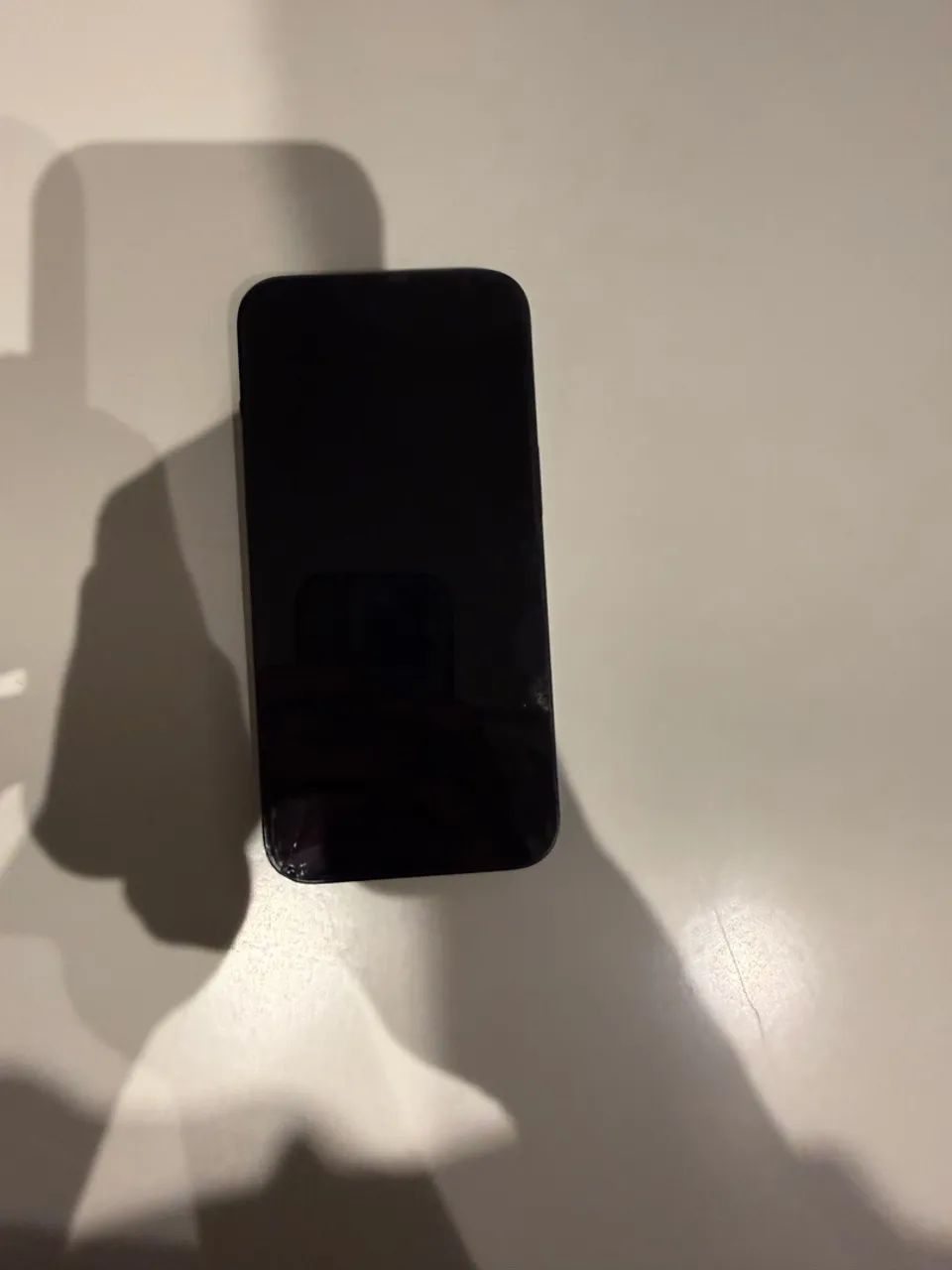 iPhone 14 - 128 GB - tela trincada
