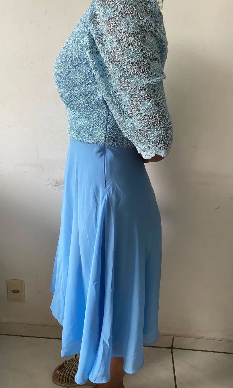 Vestido mid , cor azul clara  .