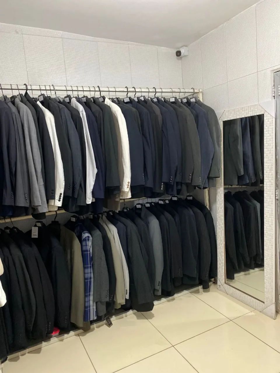 Paletós, Ternos e Blazers de Marcas Famosas com Preços Imperdíveis - Foto 2