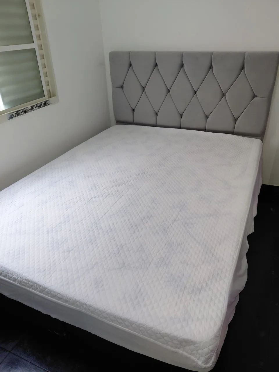 Cama box casal com cabeceira seminova 