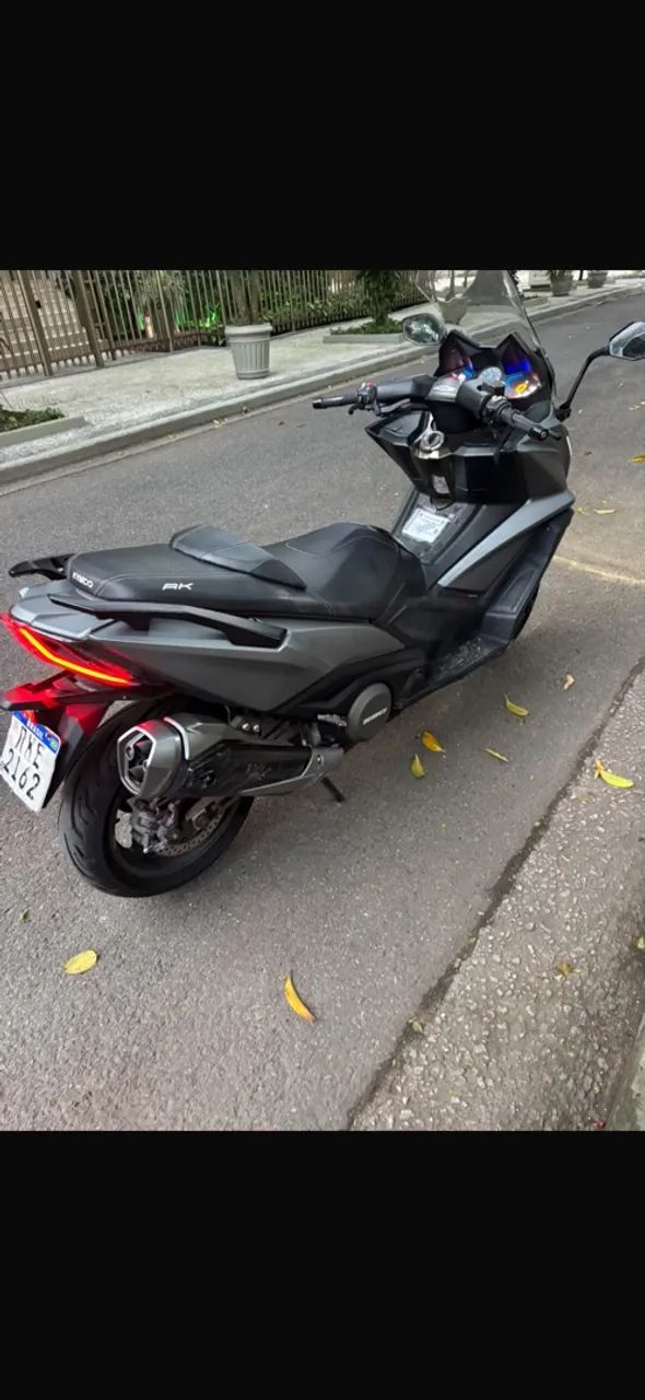AK 550 com baixo km e impecável  - Foto 4