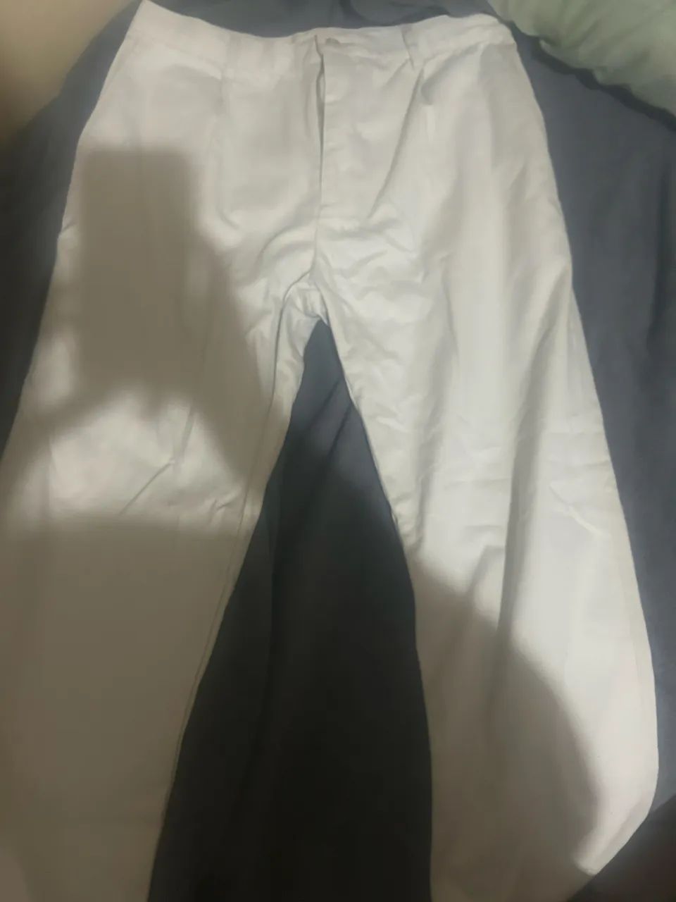 Calça social sarja, Nova. 