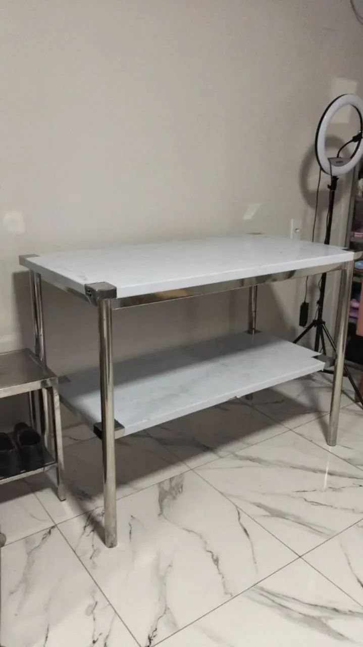 Mesa em aço inox 