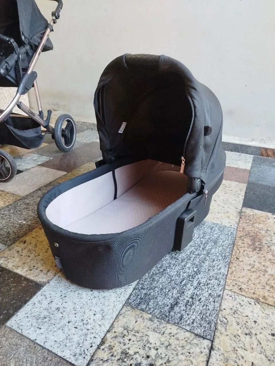 Carrinho para bebe completo com Moisés e bebe conforto  - Foto 3