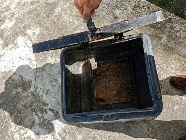 ( Vendo )Baú usado,porém em bom estado!!!! - Foto 2