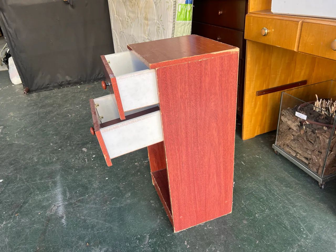 Mesa de Cabeceira com 2 Gavetas - Foto 3