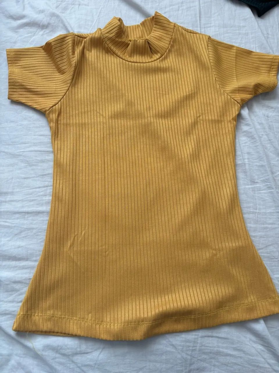 Blusas caneladas tamanho P - Foto 3