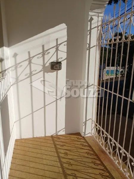 casa no Centro com 2 quartos para alugar - Foto 3