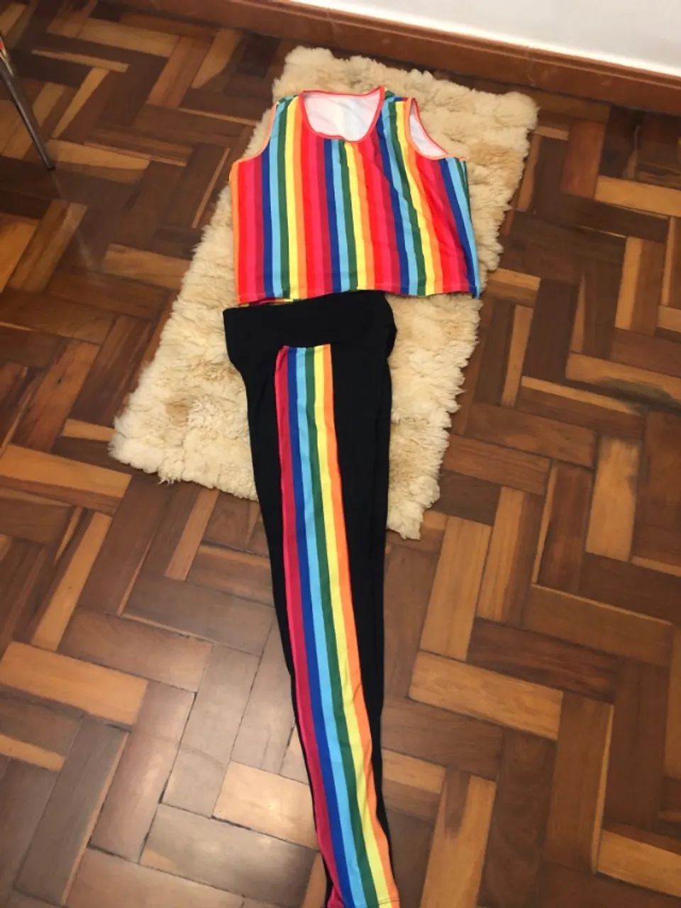 Conjunto colorido de Calça e regata  - Foto 5