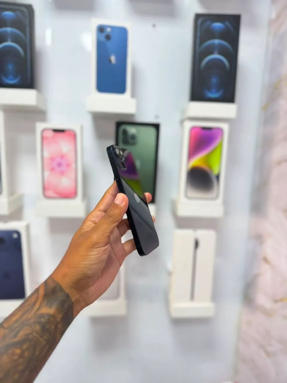 IPHONE 13 128GB<br>R$ 2.099<br>PROMOÇÃO - Foto 4