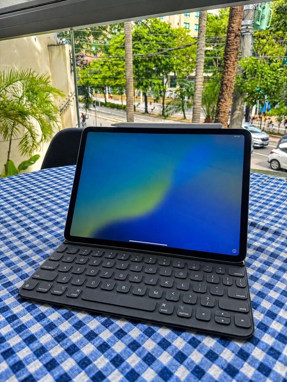 Pad pro11インチ2018年256GB 　(MagicKeyboard付） Pad Pro 11