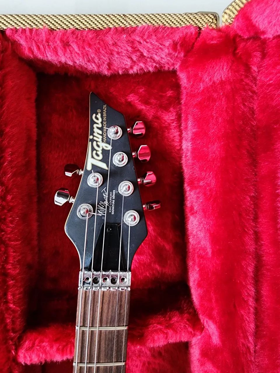 Guitarra Tagima K2 com case - Foto 2