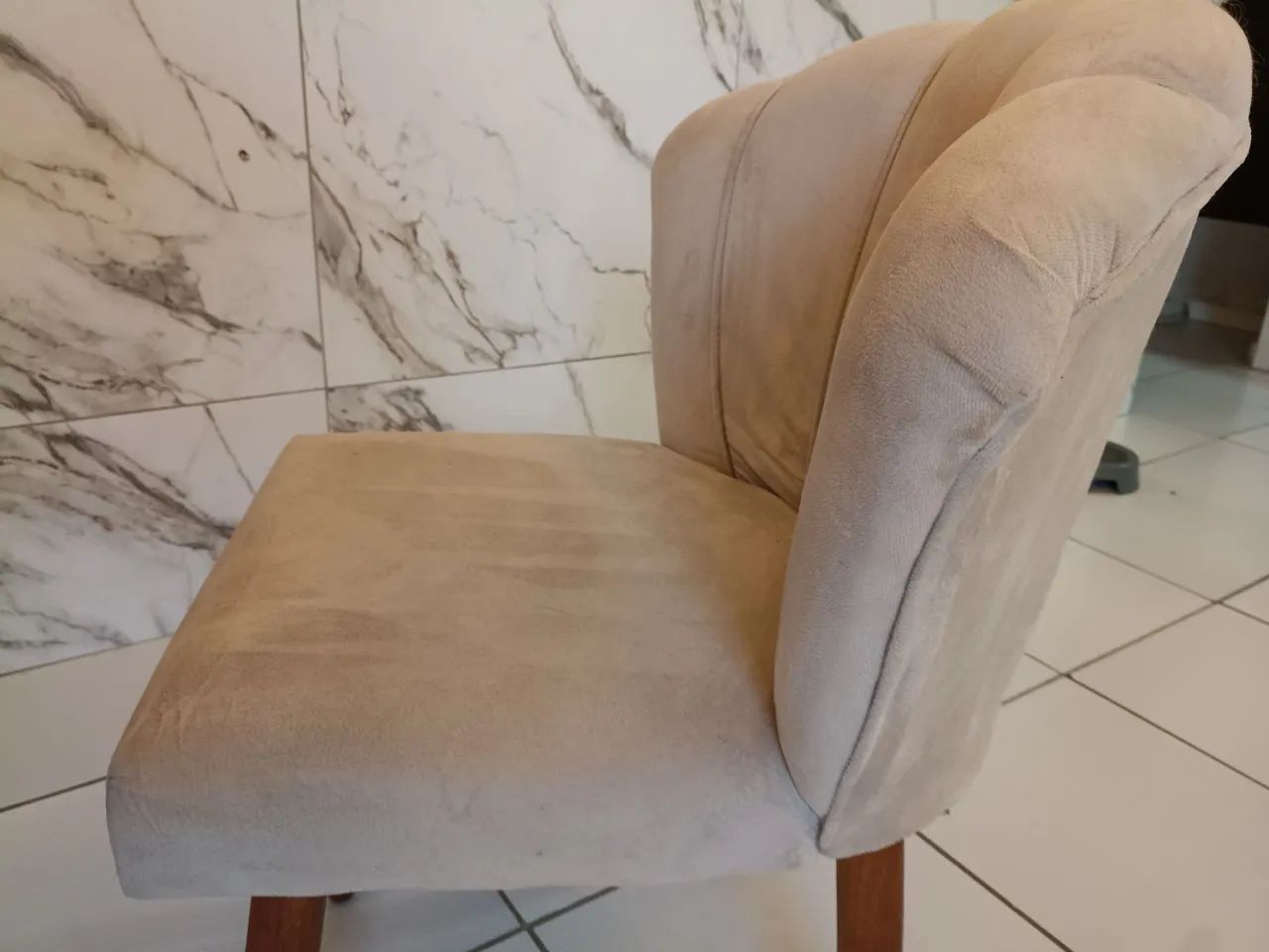 Vendo poltrona de penteadeira em perfeito estado  - Foto 2
