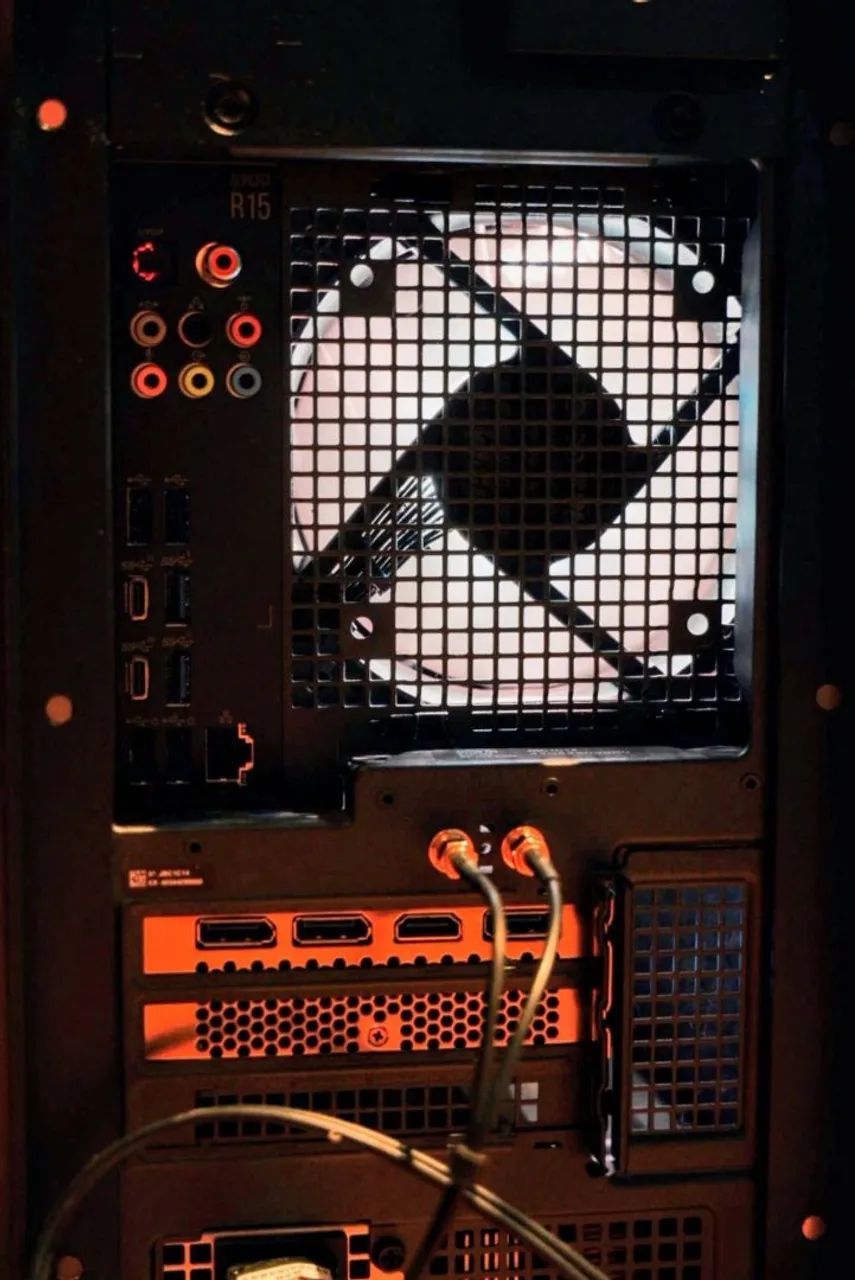 Alienware Aurora R15 - Foto 2