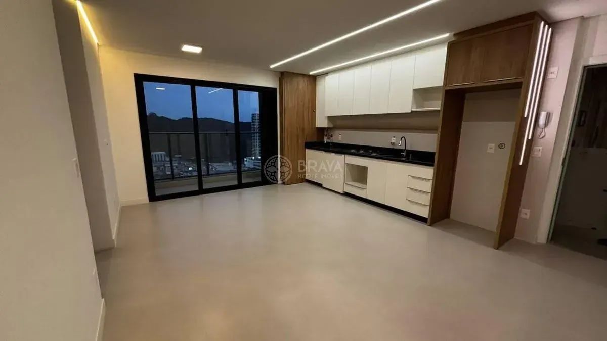 APARTAMENTO NO EDIFÍCIO BRAVA BREEZE - PRAIA BRAVA, ITAJAÍ